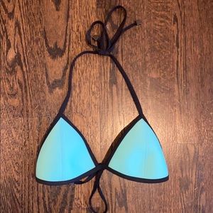 Triangl bikini top